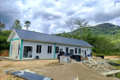 Beberapa bangunan baharu sedang didirikan di Maahad Tahfiz Darul Hikmah di Kampung Luar, Siong, Baling.
