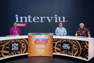 Program Interviu kali ini diadakan sempena penganjuran World #QuranHour 2026 bertajuk 'Bangun Malam dan Kualiti Manusia Pembina Dunia', dihoskan oleh Haizir Othman (kiri). FOTO: Mohd Halim Abdul Wahid 