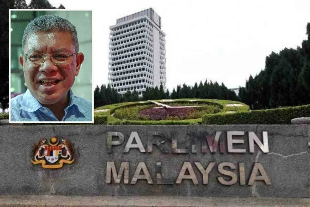 Kerajaan membentangkan dua RUU meminda Perlembagaan Persekutuan iaitu mengehadkan tempoh jawatan Perdana Menteri (PM) kepada 10 tahun. Gambar kecil: Saifuddin