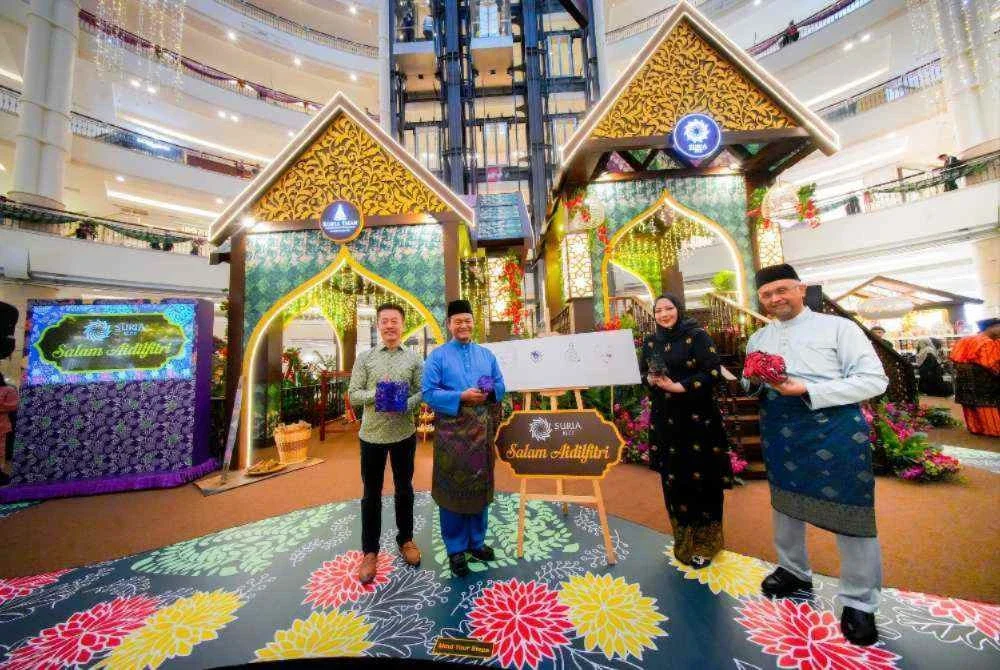 Dari kiri: Francis, Mohd Salem, Faralina dan Ameer ketika pelancaran kempen sambutan Hari Raya Aidilfitri di Suria KLCC pada Selasa.