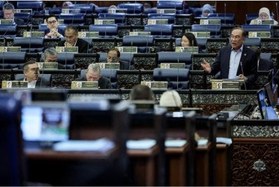 Sebarang pindaan kepada Perlembagaan Persekutuan memerlukan sekurang-kurangnya dua pertiga, iaitu 148 sokongan Ahli Parlimen untuk diluluskan. Foto Bernama