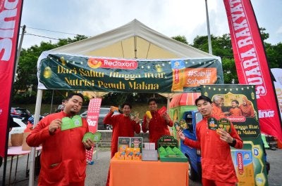 Reruai Riuh Bazar Sinar Harian Bersama Redoxon terjah Bazar Ramadan Seksyen 4 Kota Damansara.