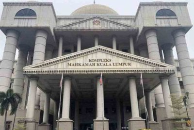 PKR memfailkan saman terhadap 16 bekas Ahli Parlimen dan ADUN dengan tuntutan ganti rugi RM10 juta setiap seorang.