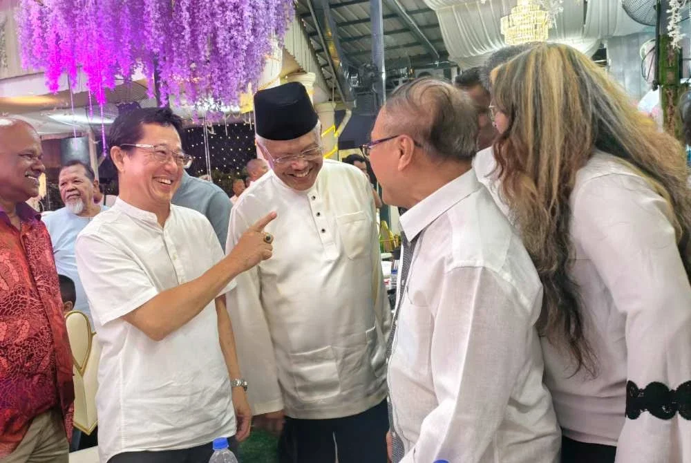 Hamzah (tengah) ketika hadir pada majlis Moreh Perdana dan Pelancaran Gempur Rasuah Negeri Sembilan anjuran Bersatu Bahagian Port Dickson.