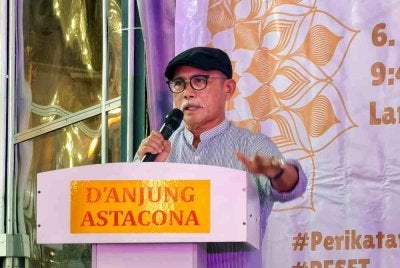 Ronald Kiandee berucap pada Majlis Moreh Perdana dan Pelancaran Gempur Rasuah Negeri Sembilan di Port Dickson pada Jumaat. 