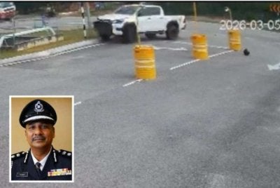 Tangkap layar rakaman video tular kejadian sebuah pacuan empat roda merempuh dua penunggang motosikal yang dikatakan telah melepaskan tembakan pada Khamis. Gambar kecil: Vijaya Rao