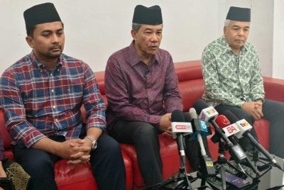 Mohamad (tengah) pada sidang akhbar selepas Majlis Khatam al-Quran NSWO/Pekerti di sini pada Sabtu.