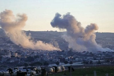 Sekurang-kurangnya 16 orang terkorban manakala 35 yang lain cedera dalam serangan udara Israel di Lembah Bekaa di timur Lubnan. Foto: Agensi