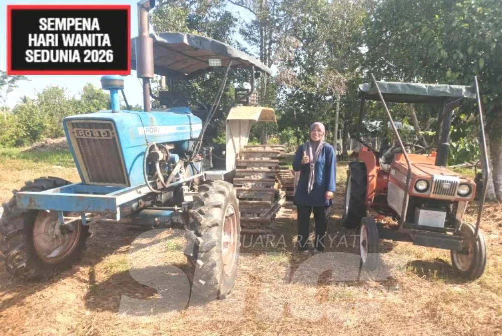 Rosninawati memandu sendiri kedua-dua traktornya ke kawasan sawah yang terletak kira-kira lima kilometer dari rumah, manakala kebun jagung pula sejauh dua km.