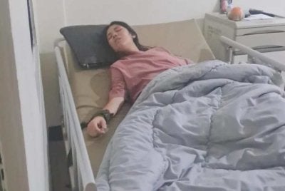 Tular satu video di TikTok dan Instagram memaparkan seorang wanita dengan pergelangan tangan diikat pada katil di sebuah hosiptal sakit jiwa di Jakarta Barat, dipercayai perbuatan suami yang berang isterinya menuntut untuk bercerai.
