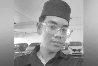 Remaja lelaki, Ahmad Azreeq Zafreen Ahmad Azhar, 19, yang dilaporkan hilang ketika dalam perjalanan ke Cameron Highlands dipercayai berakhir tragis apabila mayatnya ditemukan selepas terbabas tidak jauh dari Beting Lintang, Besut.