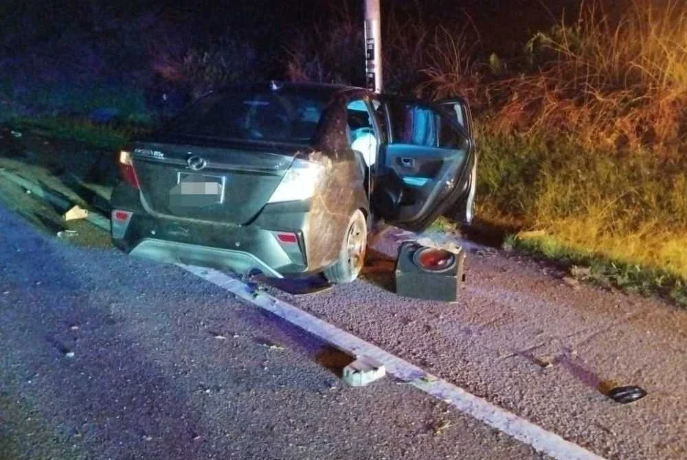 Kemalangan melibatkan kereta jenis Toyota Vios, Perodua Bezza dan Nissan Sentra yang melibatkan lima mangsa semuanya.