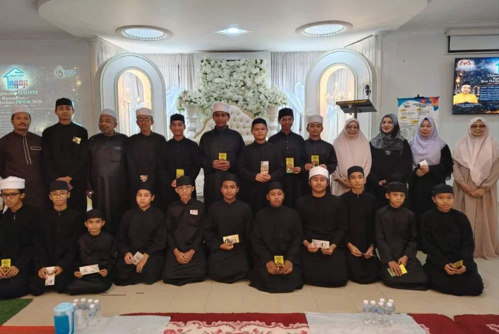 Anak-anak tahfiz yang menerima sumbangan dan diraikan oleh PRNNK di Kota Bharu. Foto: PRNNK
