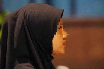 Lily mengakui selesa membesar di Chow Kit, Kuala Lumpur setelah menetap lebih 10 tahun di sana bersama keluarganya.