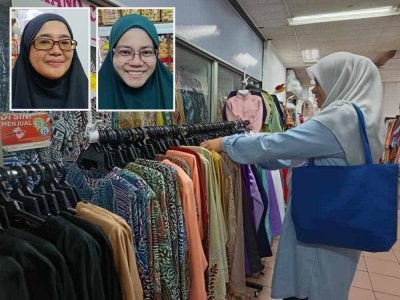 Irmawati sedang memilih pakaian raya ketika ditemui di Kompleks PKNS Shah Alam pada Ahad. Gambar kecil: Rosmawati (kiri) dan Jupilah.