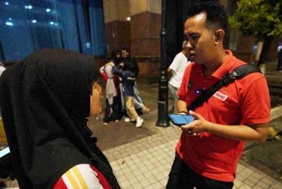 Wartawan Sinar Harian menemu bual Kiera ketika ditemui di sekitar Chow Kit, Kuala Lumpur baru-baru ini.
