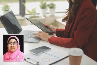 Sokongan pelbagai pihak amat diperlukan bagi memperkasakan golongan wanita termasuk peranan kerajaan, sektor swasta dan masyarakat. Gambar kecil: Norhimah