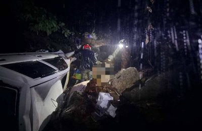 Keadaan di lokasi kemalangan di jalan lama dari Genting Sempah menghala ke Gombak pada Ahad.