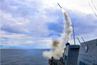 AS merupakan satu-satunya negara terlibat konflik tersebut memiliki misil cruise Tomahawk yang dilancarkan dari kapal tentera laut ke Teheran.