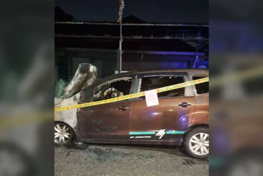 Salah sebuah kenderaan milik Cikgu Chandra yang terkesan akibat kejadian.