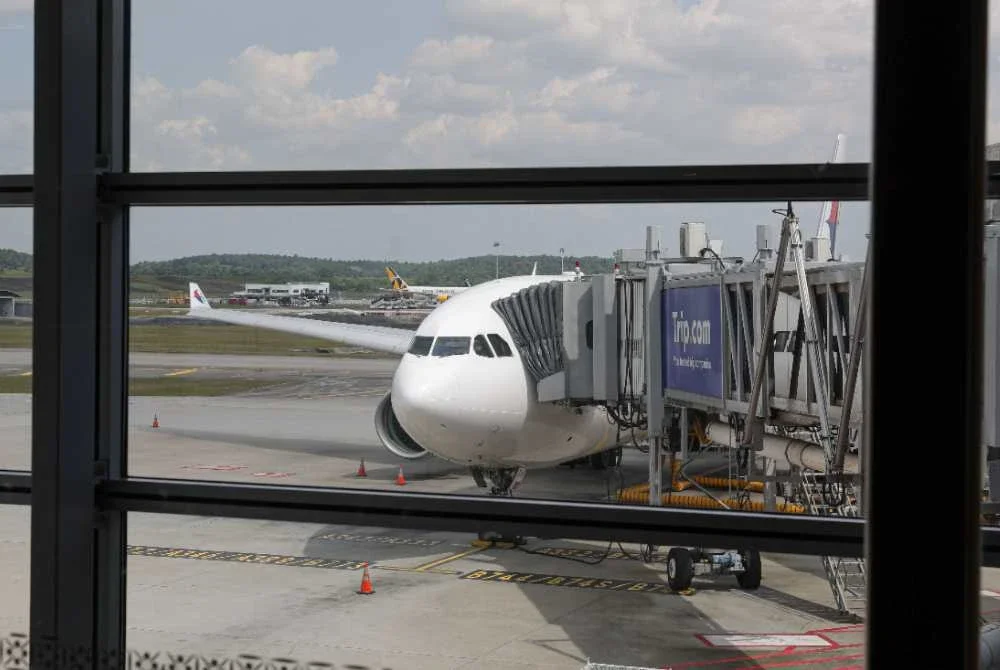 Pesawat sewaan khas Malaysia Airlines ke Jeddah, Arab Saudi yang akan berlepas petang ini merupakan salah satu usaha Malaysia dalam memulakan Operasi Evakuasi Rakyat Malaysia dari Zon Konflik Asia Barat. Foto Bernama