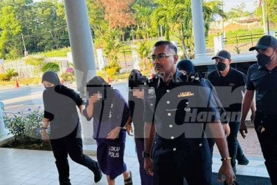 Dua pekerja sebuah pusat jagaan kanak-kanak direman tujuh hari bagi membantu siasatan berhubung kematian seorang bayi lelaki berusia empat bulan.