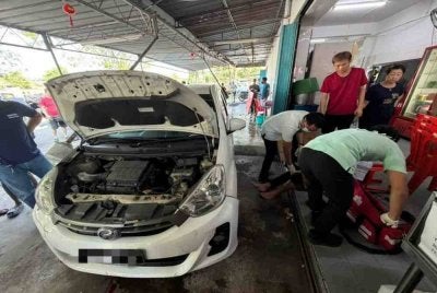 Mangsa yang cedera diserahkan kepada KKM untuk rawatan lanjut.