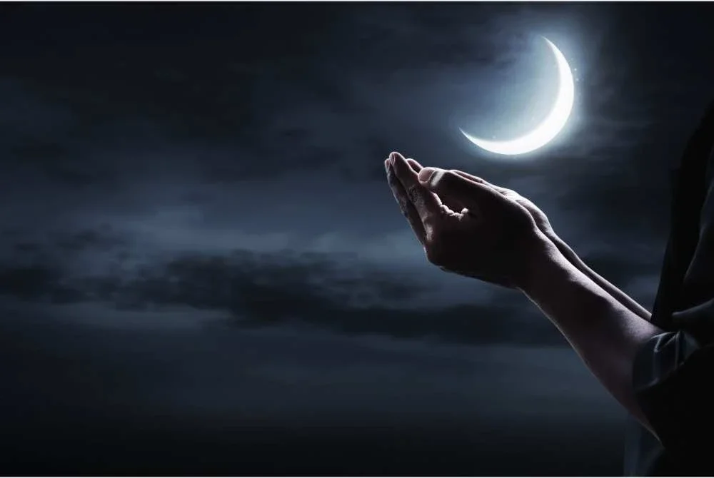 Memasuki 10 malam terakhir Ramadan menjadi ruang terbaik untuk muhasabah diri, memperbanyakkan ibadah serta menyedari bahawa setiap kebaikan yang dilakukan adalah pelaburan yang memberi manfaat kepada orang lain. - Gambar hiasan