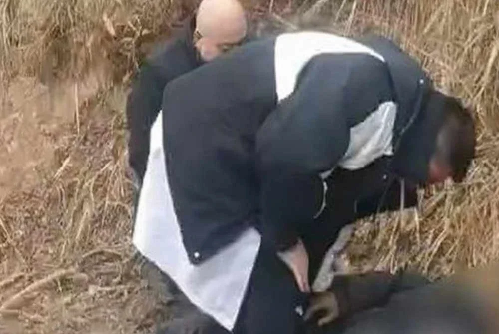Tidak siap kerja sekolah, dua beradik sembunyi di gunung takut dimarahi