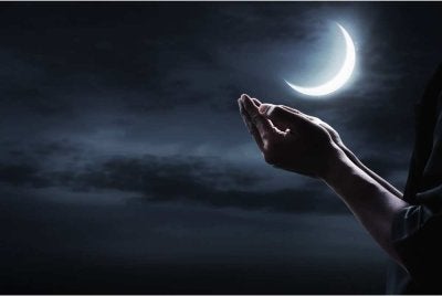 Memasuki 10 malam terakhir Ramadan menjadi ruang terbaik untuk muhasabah diri, memperbanyakkan ibadah serta menyedari bahawa setiap kebaikan yang dilakukan adalah pelaburan yang memberi manfaat kepada orang lain. - Gambar hiasan