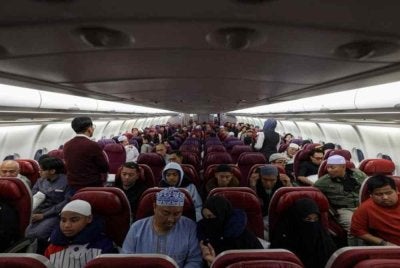 Seramai 163 rakyat Malaysia terkandas di Asia Barat selamat tiba di tanah air. Foto Bernama