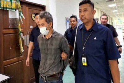 John Mule dikenakan hukuman penjara 10 bulan dan denda RM50,000 kerana memuat naik komen jelik terhadap mantan Perdana Menteri di Mahkamah Sesyen Miri di Sarawak pada Rabu. FOTO: MCMC