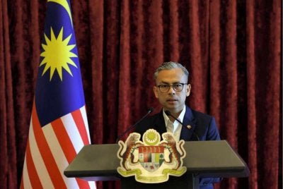 Fahmi ketika bercakap pada sidang akhbar selepas Mesyuarat Jemaah Menteri di Pejabat Perdana Menteri, Bangunan Perdana Putra hari ini. - Foto: Bernama