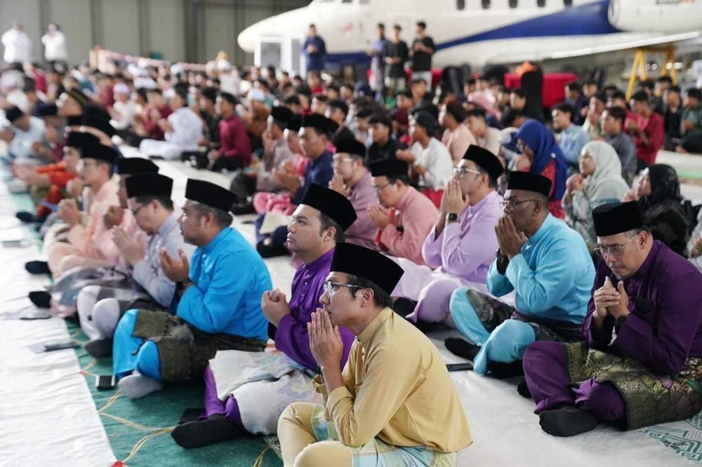 Tetamu yang hadir pada Program Mega Bubur Lambuk & Iftar UniKL Bersama Sinar Harian Dan Akademi Kenegaraan Malaysia (Negeri Selangor) di UniKL MIAT pada Selasa.