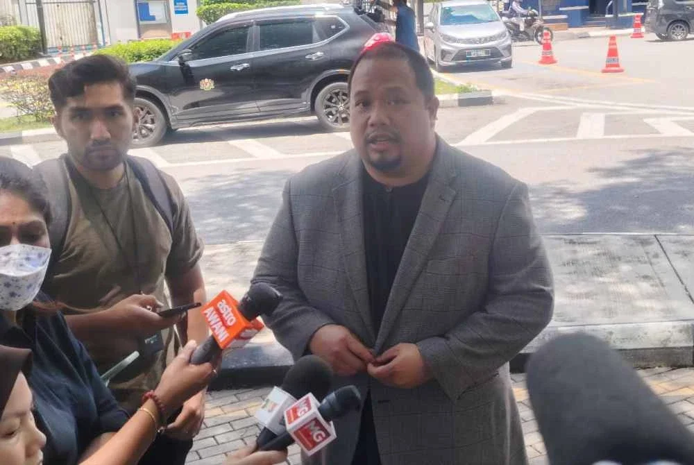 Nizamuddin ditemui pemberita di hadapan Bukit Aman di sini pada Khamis.