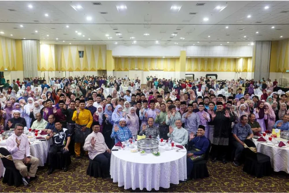 Antara yang hadir sempena Majlis Apresiasi dan Iftar Perdana Persatuan Mahasiswa Anak Terengganu Kebangsaan (Permata) anjuran Yayasan Terengganu pada Khamis.
