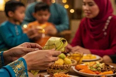 Dalam sibuk-sibuk membuat persiapan raya, heboh di media sosial tentang perdebatan tarikh 1 Syawal. Gambar hiasan 