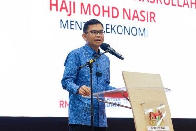 Akmal Nasrullah menyampaikan ucapan pada Majlis Perasmian Sistem MyRMK di Pusat Konvensyen Antarabangsa Putrajaya pada Khamis. Foto Bernama