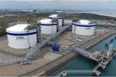 Rakyat Singapura dijangka berdepan kenaikan tarif elektrik akibat harga gas global meningkat. Foto SLNG 