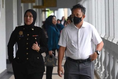 Sahnan Nuddin mengaku tidak bersalah di Mahkamah Sesyen atas pertuduhan mengemukakan tuntutan palsu bagi pembekalan peralatan sukan berjumlah RM22,728, empat tahun lepas.
