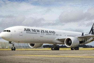 Syarikat penerbangan Air New Zealand terpaksa menaikkan harga tiket untuk semua laluan. Foto Agensi