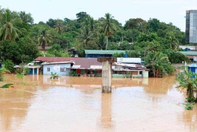 Pihak berkuasa terus memantau keadaan semasa serta menyalurkan bantuan kepada penduduk terjejas. Foto fail Bernama