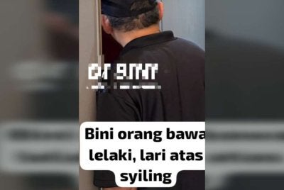 Seorang lelaki ditahan selepas disyaki berkhalwat dengan seorang wanita yang masih berstatus isteri orang.