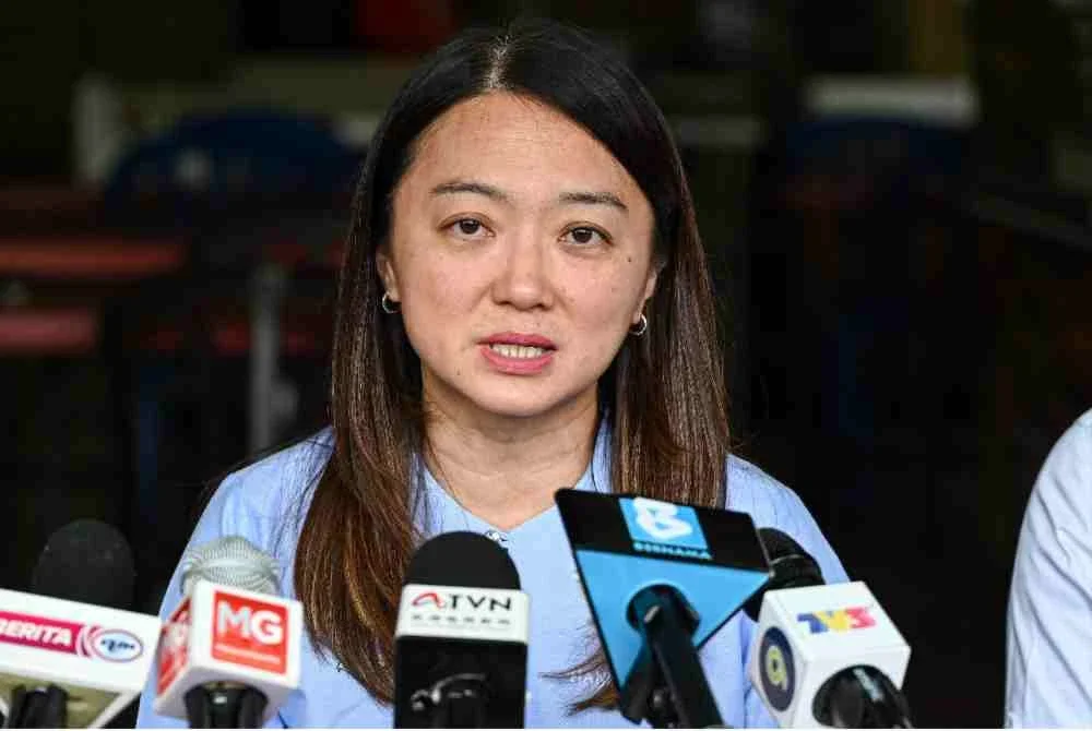 Hannah bercakap ketika sidang media berhubung DBKL mengumumkan pemotongan 50 peratus sewa tapak penjaja bagi membantu rakyat hadapi tekanan kos sara hidup di Pusat Penjaja Bandar Tasik Permaisuri, Kuala Lumpur pada Sabtu. Foto Bernama
