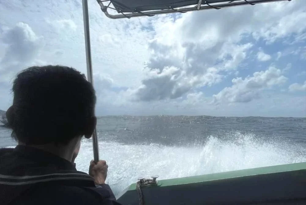 Radius operasi pencarian meliputi kawasan sekitar Pulau Bidong, Pulau Geluk, Pulau Tengkorak serta Pulau Pinang di Pulau Redang.