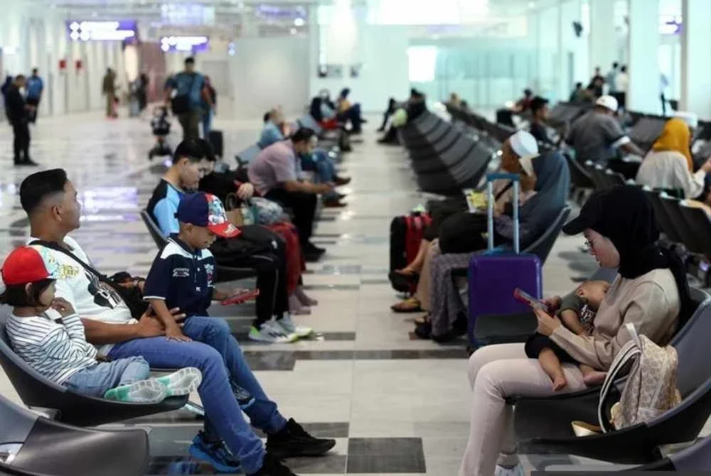 Terminal yang dinaik taraf di Lapangan Terbang Sultan Ismail Petra, Kota Bharu akan beroperasi sepenuhnya mulai 16 Mac ini - Gambar fail Bernama