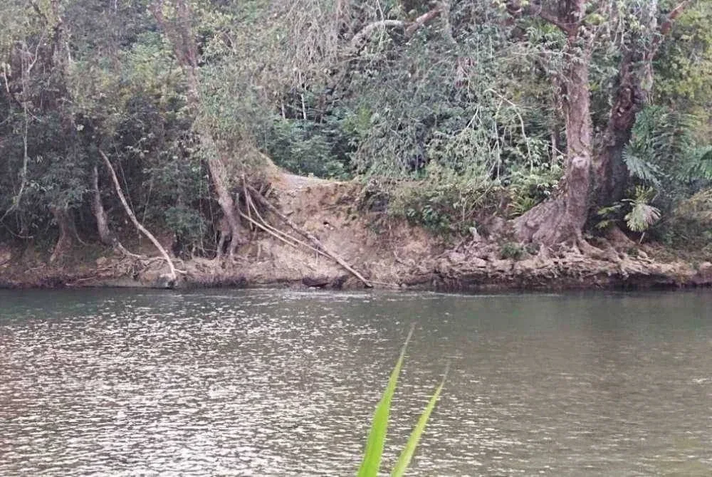 Lokasi di mana mangsa dilaporkan terjatuh dan ditemukan lemas.