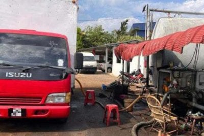 Pemeriksaan di lokasi mendapati premis berkenaan dipercayai digunakan untuk menyimpan serta memindahkan minyak diesel secara tidak sah.