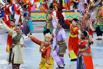 Generasi terdahulu berjuang untuk satu tanah air yang aman iaitu tempat Melayu, Cina, India, Iban, Kadazan dan pelbagai etnik lain boleh hidup di bawah langit yang sama tanpa rasa takut. Foto hiasan
