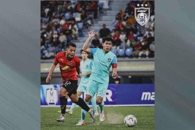 Aksi JDT ketika menentang DPMM FC di Stadium Negara Hassanal Bolkiah, Bandar Seri Begawan, Brunei pada Ahad. - FOTO: Facebook Johor Southern Tigers